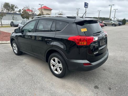 Used 2014 Toyota RAV4 XLE image 8