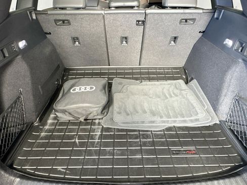Used 2025 Audi SQ6 e-tron Prestige AWD/4WD image 24