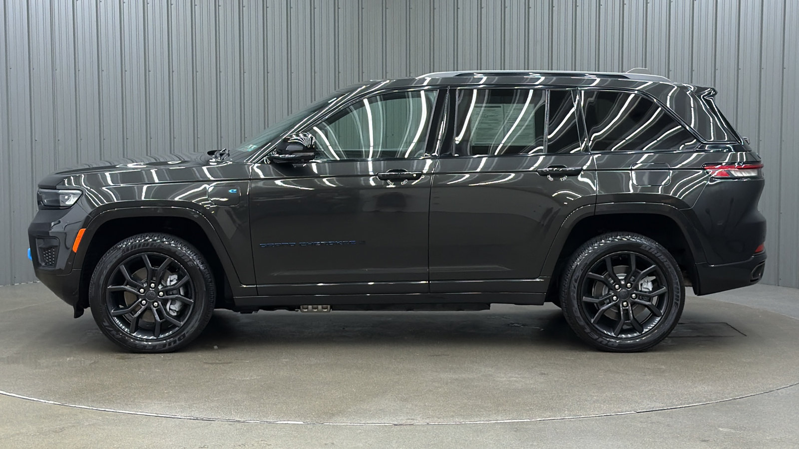Used 2024 Jeep Grand Cherokee Limited 4xe AWD/4WD image 2