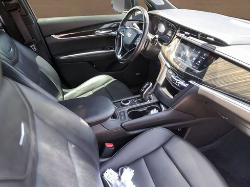 Used 2021 Cadillac XT6 Premium Luxury FWD image 30