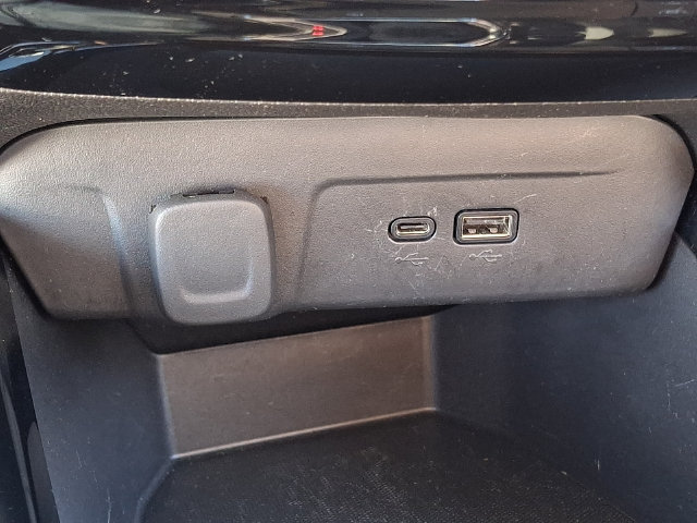 Used 2025 Chevrolet Trax LT FWD image 27