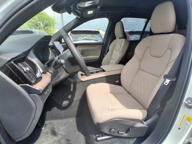 New 2026 Volvo XC90 T8 Plus w/ Protection Package Premier AWD/4WD image 15