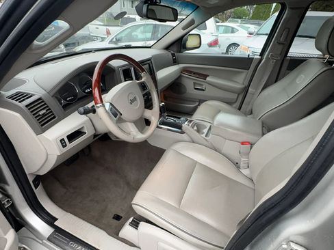 Used 2009 Jeep Grand Cherokee Overland image 7