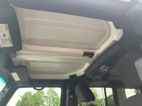 Used 2017 Jeep Wrangler Unlimited Sport AWD/4WD image 26