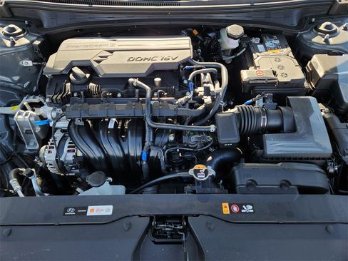 New 2025 Hyundai Elantra SE image 29