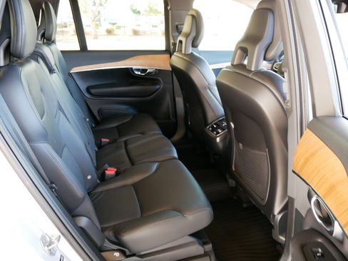 Used 2022 Volvo XC90 T6 Momentum w/ Protection Package image 16