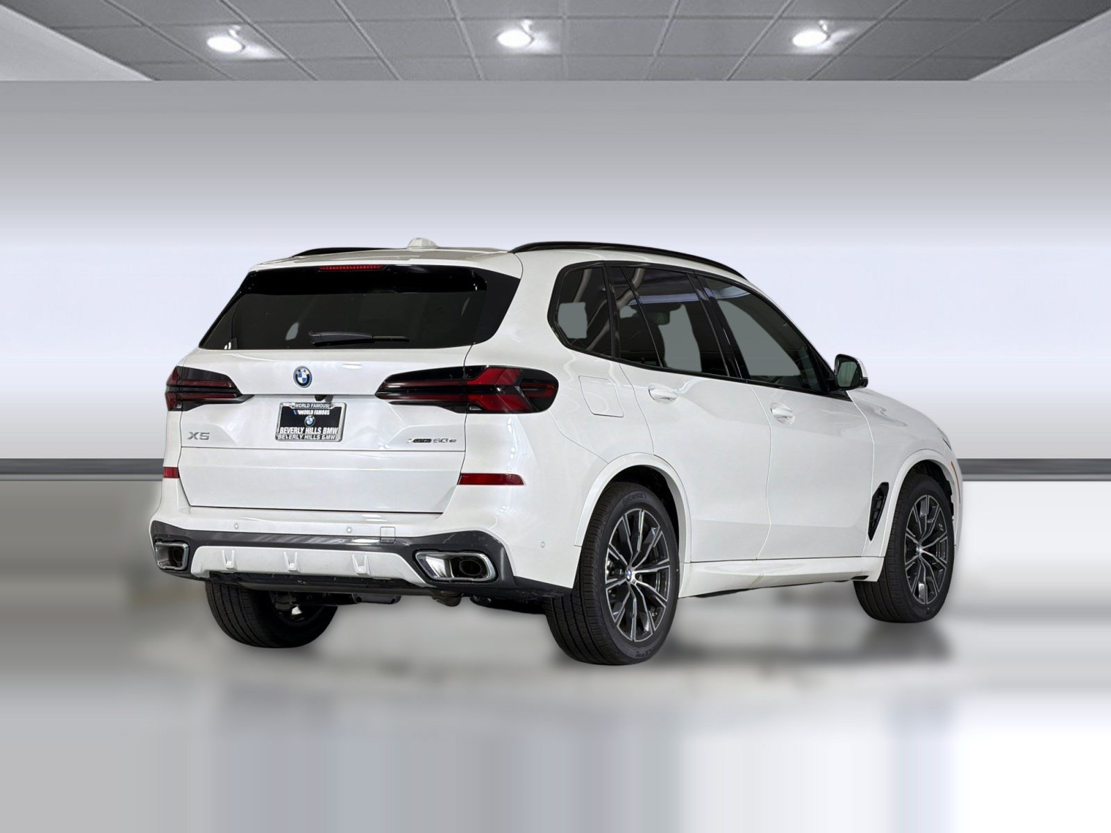 Used 2026 BMW X5 xDrive50e w/ M Sport Package AWD/4WD image 9