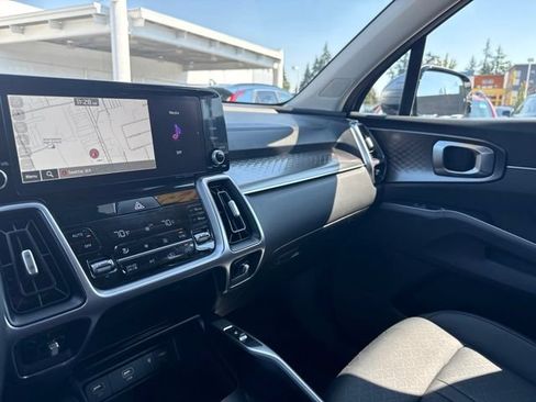 Certified 2023 Kia Sorento EX AWD/4WD image 26