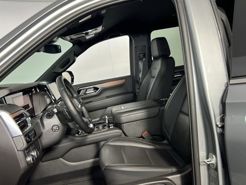 Used 2025 GMC Yukon XL Denali image 22