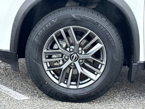 Used 2023 Nissan Rogue S AWD/4WD image 11