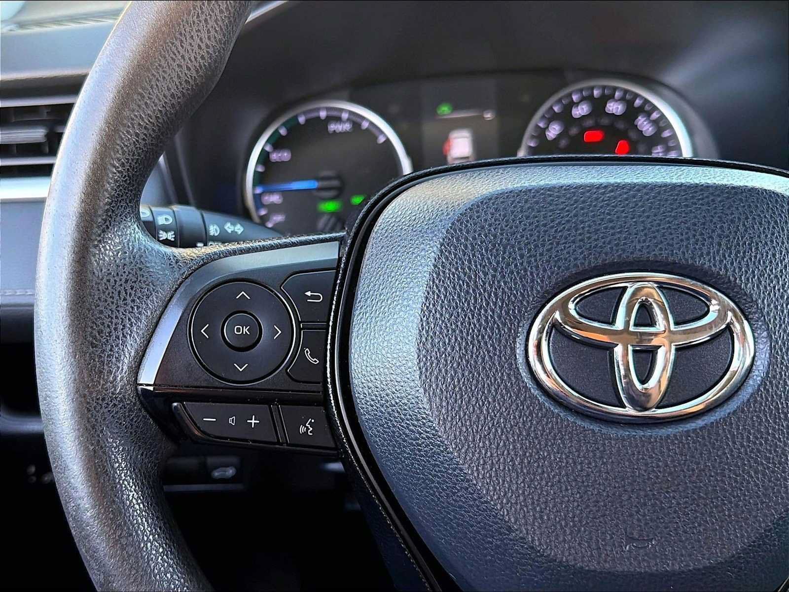 Used 2021 Toyota RAV4 XLE w/ Convenience Package AWD/4WD image 19