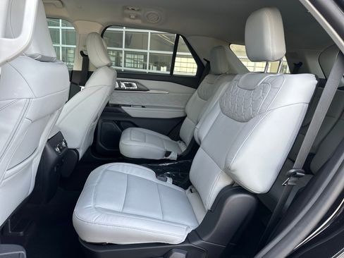 New 2026 Ford Explorer Platinum w/ LUX Leather Package image 24