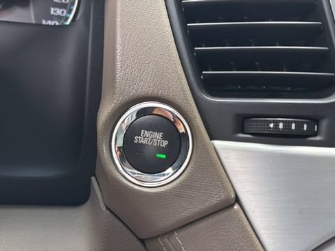 Used 2017 GMC Yukon XL SLT w/ Premium Edition RWD image 29