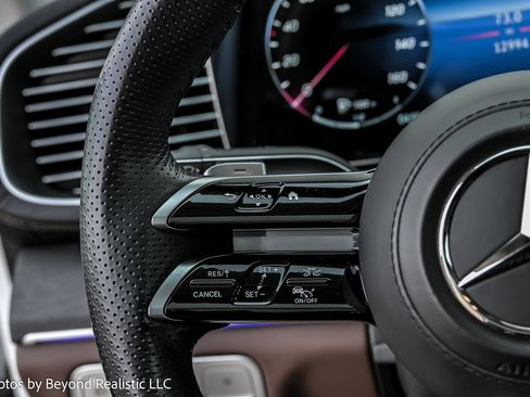 Used 2024 Mercedes-Benz GLS 450 4MATIC w/ AMG Line Exterior image 39