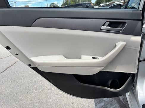 Used 2019 Hyundai Sonata SE FWD image 18