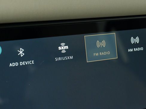 Used 2024 Land Rover Defender 110 S image 66