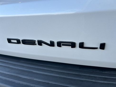 Used 2024 GMC Yukon Denali Ultimate AWD/4WD image 7