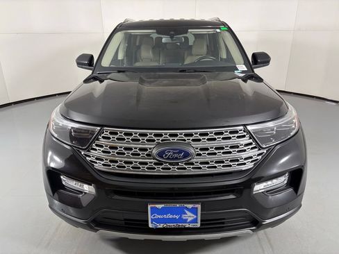 Used 2023 Ford Explorer Limited image 3