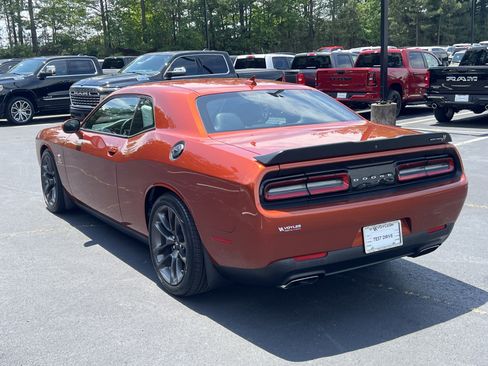 Used 2022 Dodge Challenger R/T Scat Pack w/ Driver Convenience Group RWD image 6