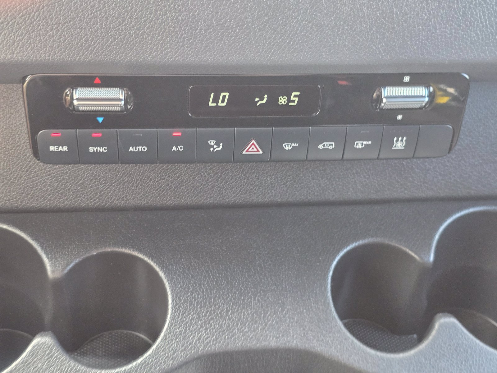 Used 2025 Mercedes-Benz Sprinter 2500 image 27