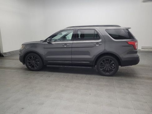 Used 2017 Ford Explorer XLT w/ Equipment Group 202A FWD image 3
