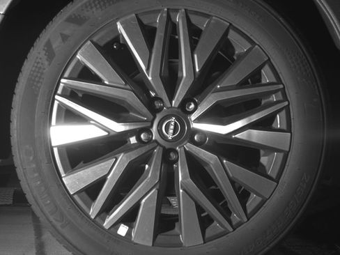 Used 2025 Nissan Altima 2.5 SV FWD image 15