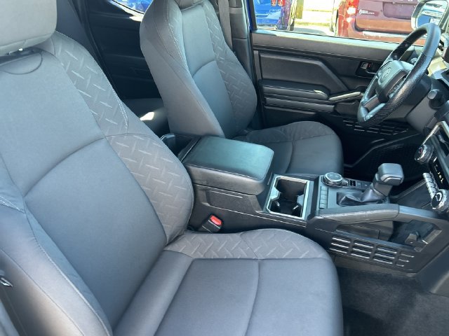 Used 2024 Toyota Tacoma SR5 AWD/4WD image 33