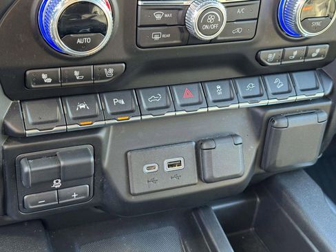 Used 2022 GMC Sierra 1500 AT4 w/ AT4 Premium Package image 28