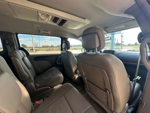 Used 2012 Chrysler Town & Country Touring w/ Entertainment Group #1 image 20