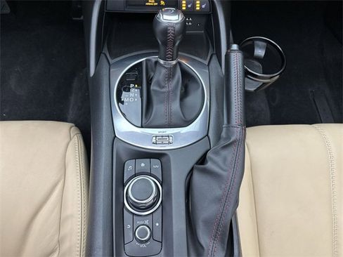 Used 2017 MAZDA MX-5 Miata Grand Touring image 19