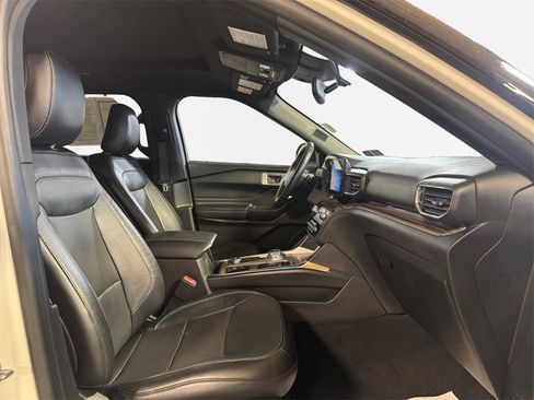 Used 2020 Ford Explorer Limited image 26