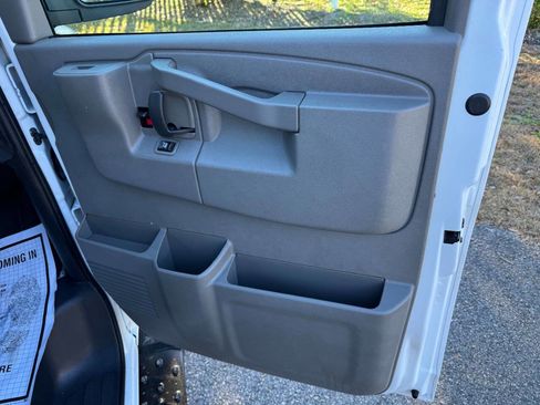 Used 2016 Chevrolet Express 3500 LT w/ LT Preferred Equipment Group image 39