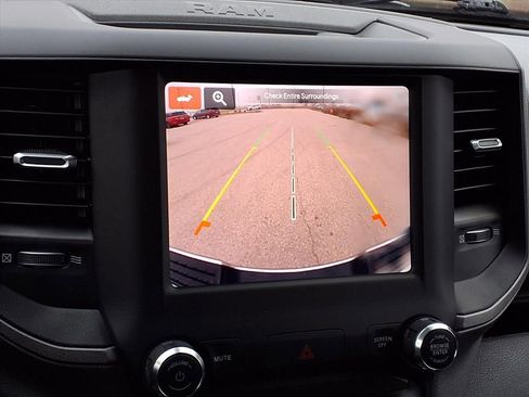 Used 2024 RAM 2500 Tradesman w/ Chrome Appearance Group image 7