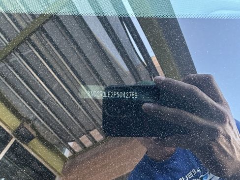 Used 2023 Kia Niro EX Touring image 48