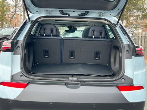 Used 2022 Chevrolet Bolt EUV Premier w/ Sun & Sound Package image 18