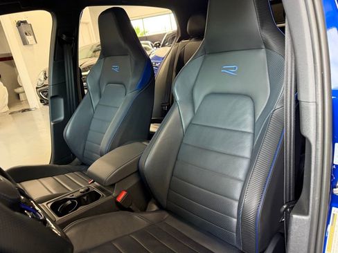 Used 2024 Volkswagen Golf R image 31