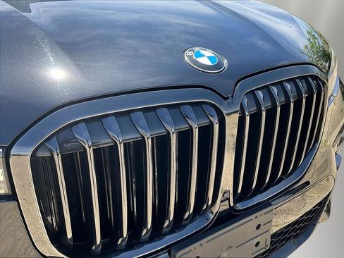 Used 2022 BMW X7 M50i w/ Dynamic Handling Package AWD/4WD image 32