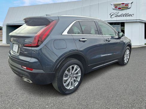 Used 2021 Cadillac XT4 Luxury w/ Cold Weather Package image 5