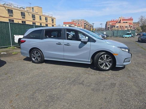 Used 2023 Honda Odyssey Touring image 5