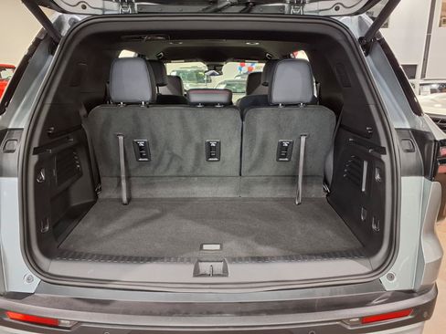 Used 2024 Chevrolet Traverse Z71 AWD/4WD image 18