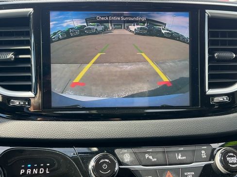 Certified 2024 Chrysler Pacifica Touring-L image 36