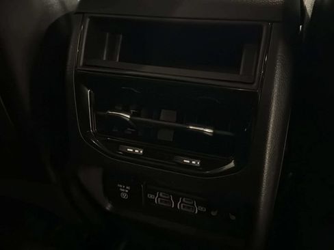 Used 2022 Jeep Grand Cherokee Limited AWD/4WD image 25