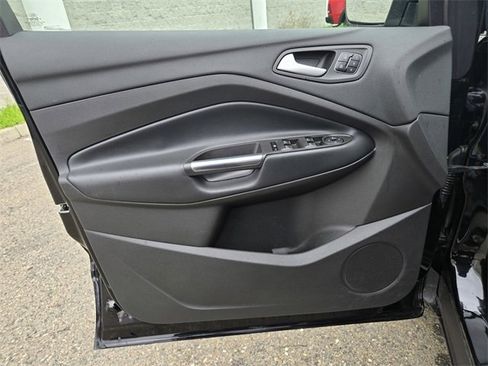 Used 2019 Ford Escape Titanium image 24