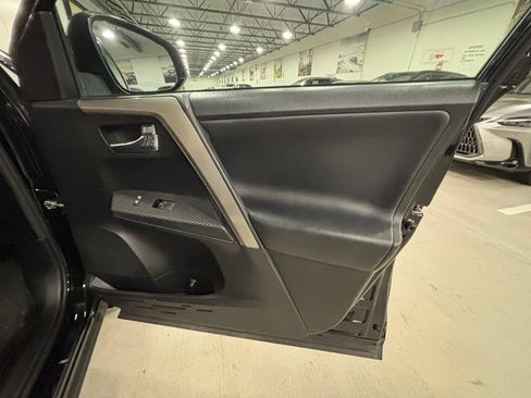 Used 2015 Toyota RAV4 Limited AWD/4WD image 7