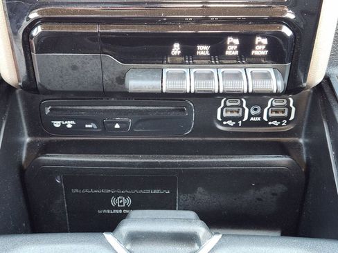 Used 2019 RAM 1500 Laramie image 29