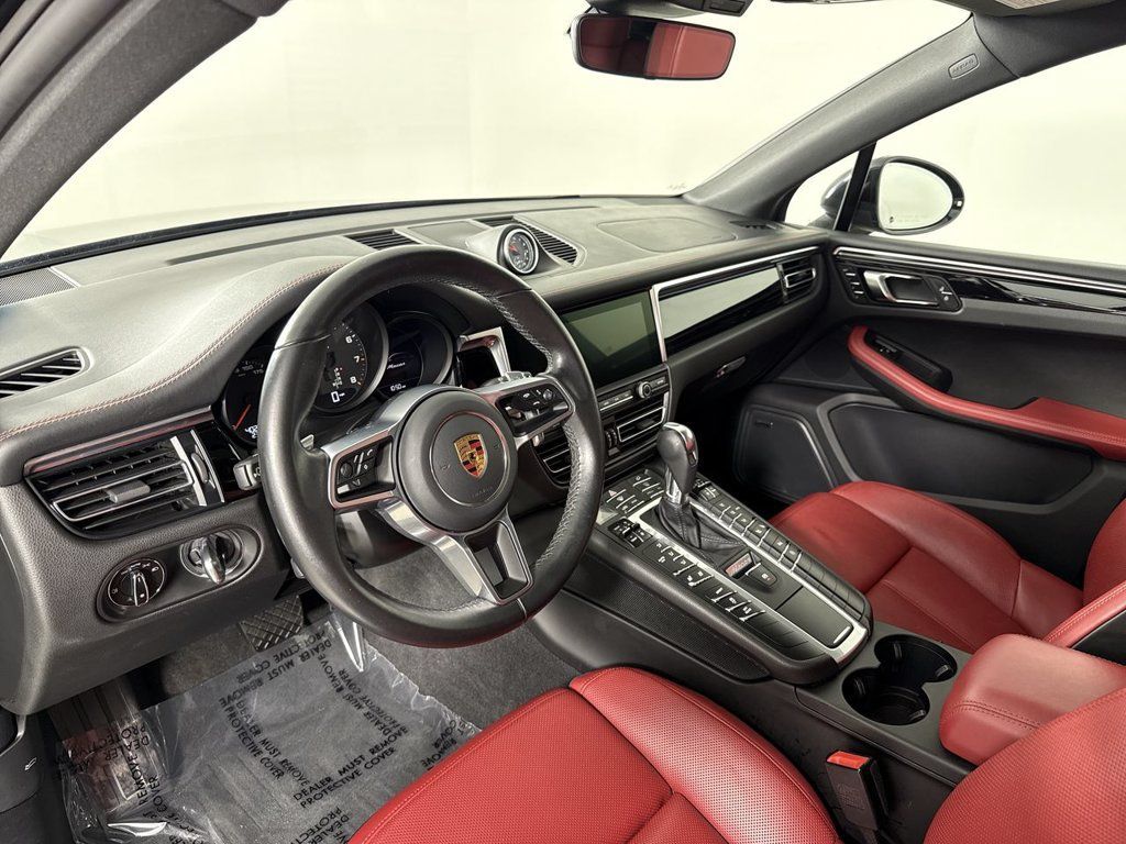 Certified 2021 Porsche Macan AWD/4WD image 4