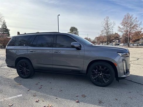 Certified 2022 Cadillac Escalade Sport Platinum w/ Heavy-Duty Trailer Package image 8
