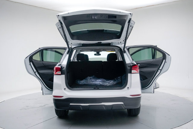 Used 2024 Chevrolet Equinox LT w/ LPO, Floor Liner Package FWD image 21