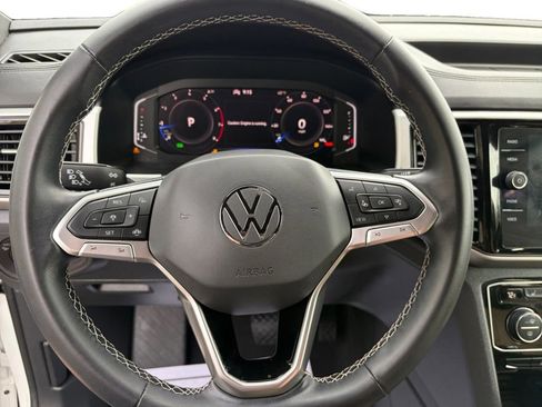 Certified 2022 Volkswagen Atlas Cross Sport SE w/ Black Wheel Package FWD image 23