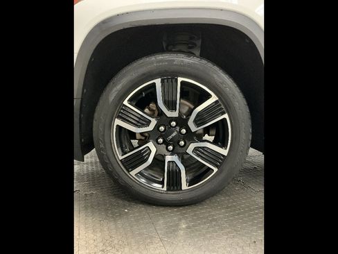 Used 2019 GMC Acadia SLT w/ Black Edition image 26